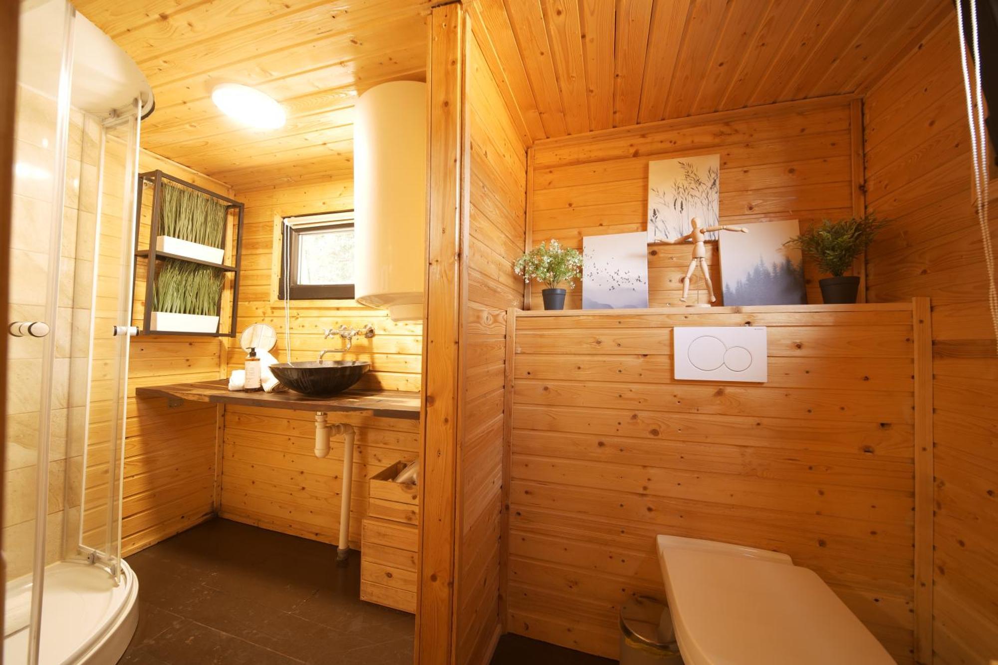 Secret Lake Prag Magic Place Relaxation& Wellness Rehenice Exterior photo